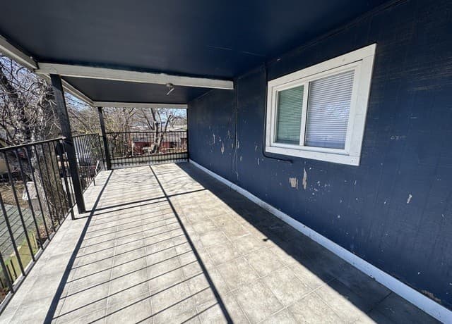 811 S General McMullen Unit 4 — photo 1