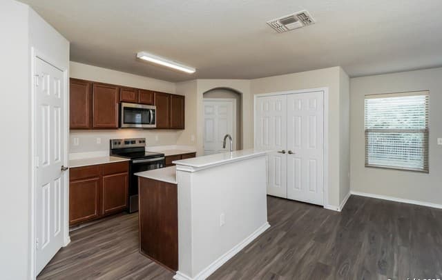 5827 Camier Cove — photo 2