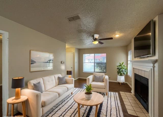 6306 Queens Castle Unit 4 — photo 2