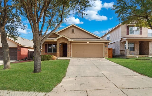 1718 Guilford Ct — photo 1