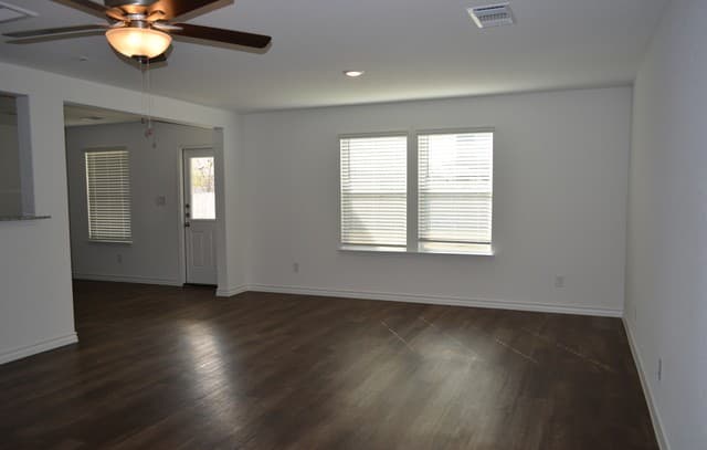 1032 Oriole Way — photo 2