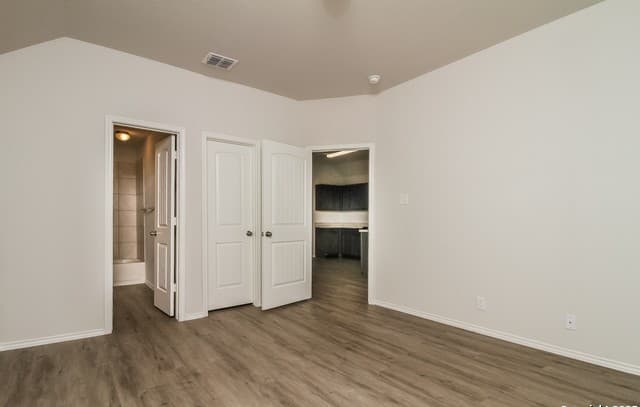 3-bedroom rental at 10428 Green Branch in San Antonio, TX — photo 5