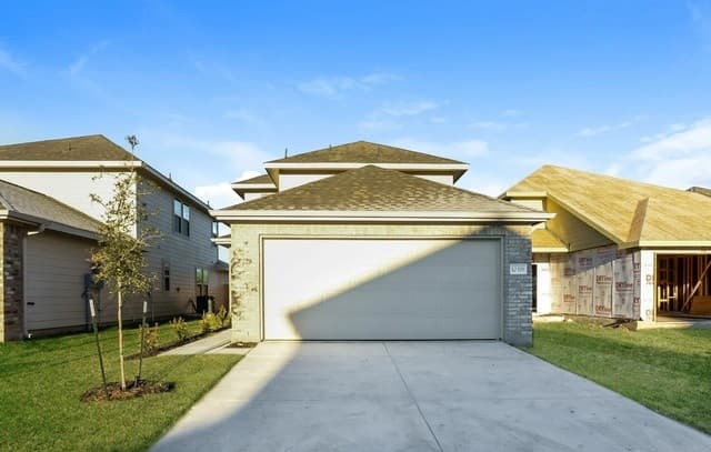 10319 Clearwater Way