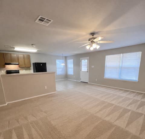 5015 Fountain Hill — photo 3