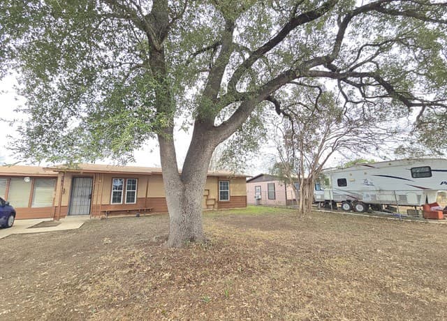 341 Longview — photo 1