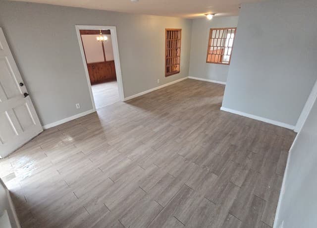 341 Longview — photo 3