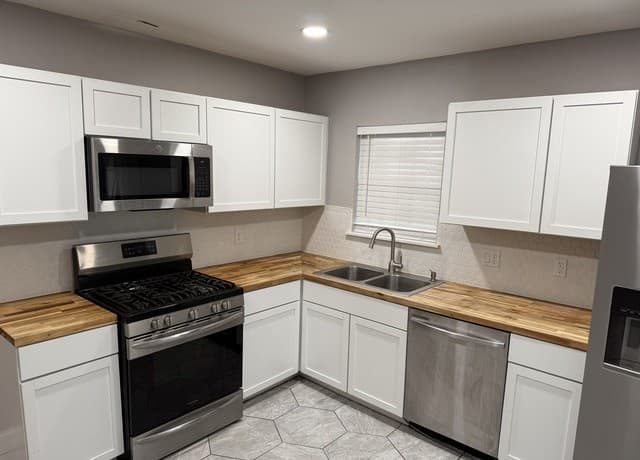 1345 W Hollywood — photo 3