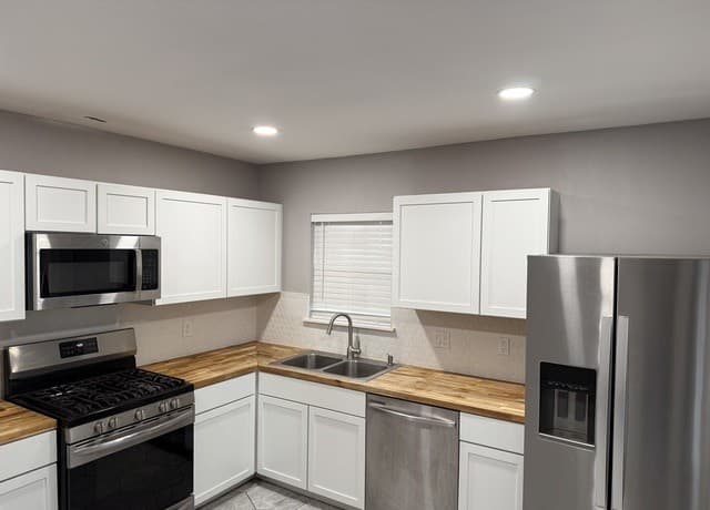 1345 W Hollywood — photo 4