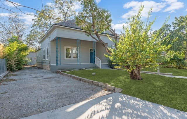 222 Belmont — photo 2