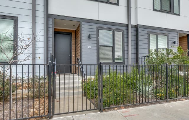 719 E Locust Unit 4110