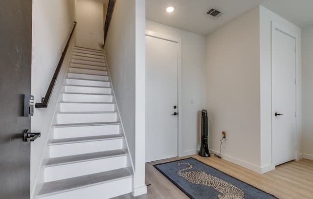 719 E Locust Unit 4110 — photo 2