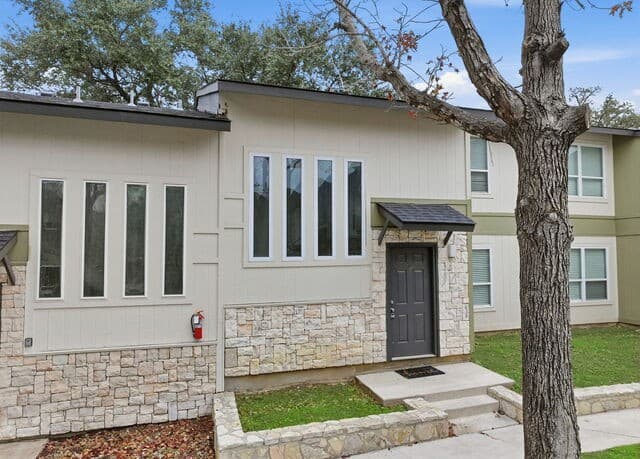 100 Lorenz Rd Unit 802 — photo 4