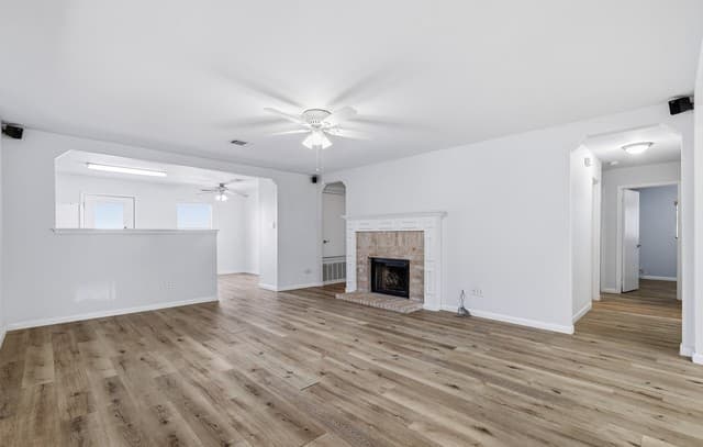 12622 Carriage Blvd — photo 3