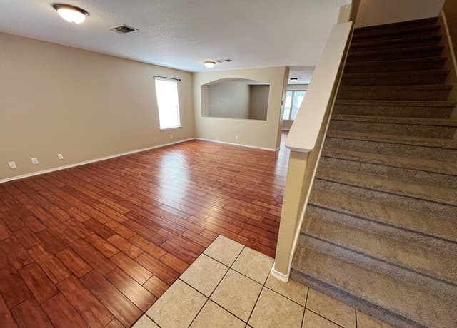 2219 Red Rock Crossing — photo 3