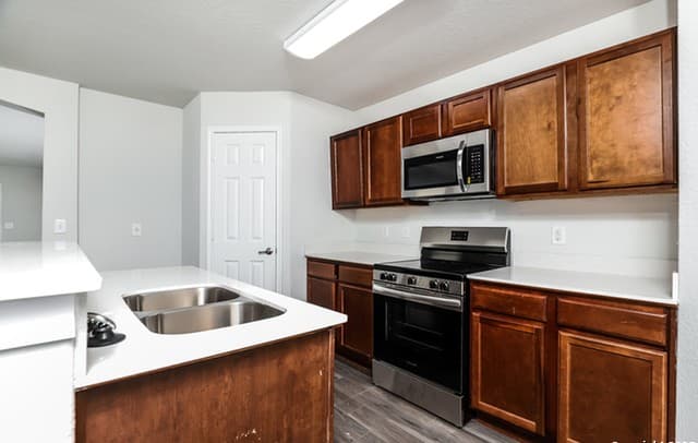 10706 Goose Way — photo 3