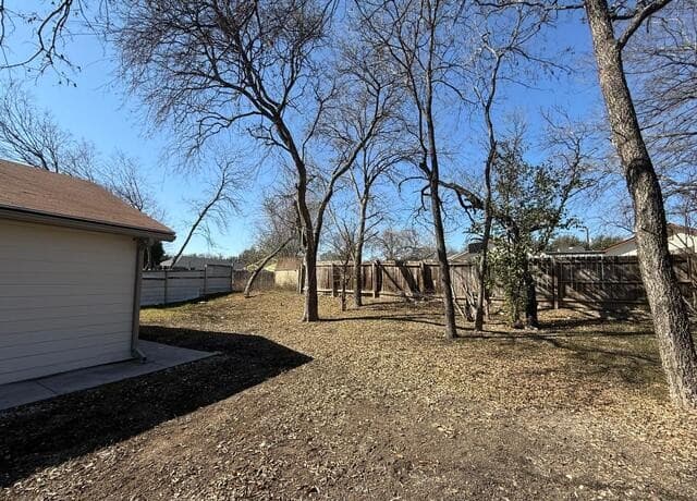 2-bedroom rental at 1311 Hortencia Ave. Unit B in San Antonio, TX — photo 2
