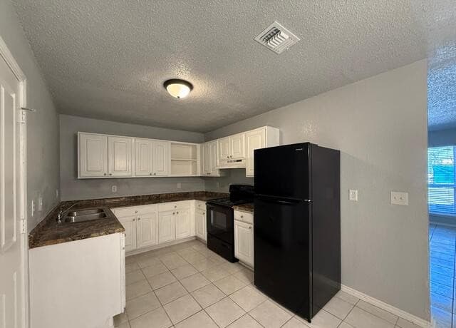 2-bedroom rental at 1311 Hortencia Ave. Unit B in San Antonio, TX — photo 4