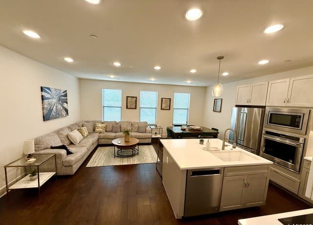 1726 N Olive St — photo 2