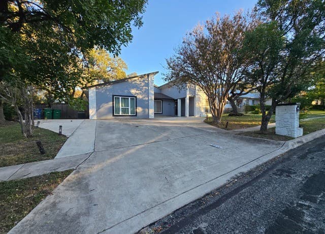 8410 Shallow Creek — photo 2