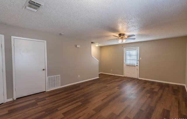 554 Dukeway Unit 1 — photo 1