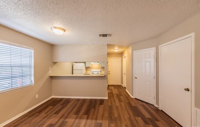 554 Dukeway Unit 1 — photo 3