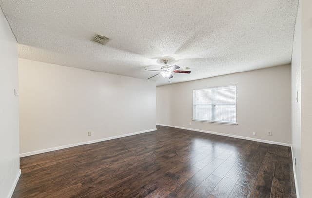 8422 Parry — photo 3