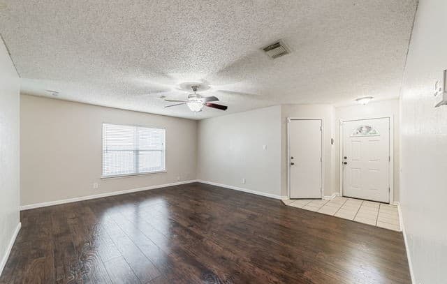 8422 Parry — photo 4