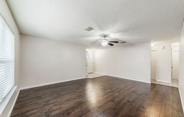 8422 Parry — photo 5