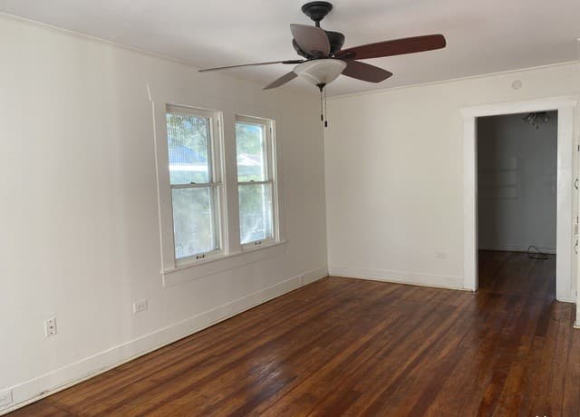 2-bedroom rental at 933 Beck St in Schertz, TX — photo 3