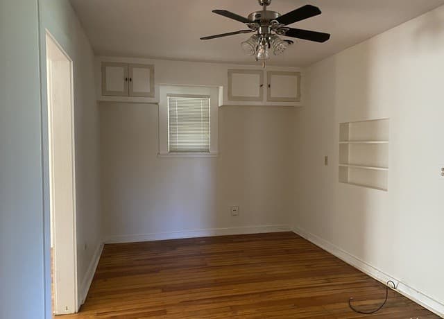 2-bedroom rental at 933 Beck St in Schertz, TX — photo 5