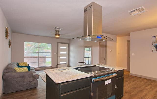 7274 Montgomery Dr — photo 3