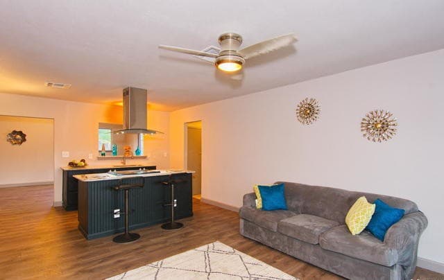 7274 Montgomery Dr — photo 4