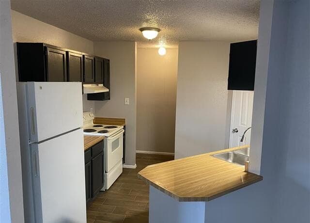 9619 Bratton — photo 2