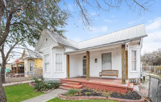 823 Euclid Unit 2 — photo 2