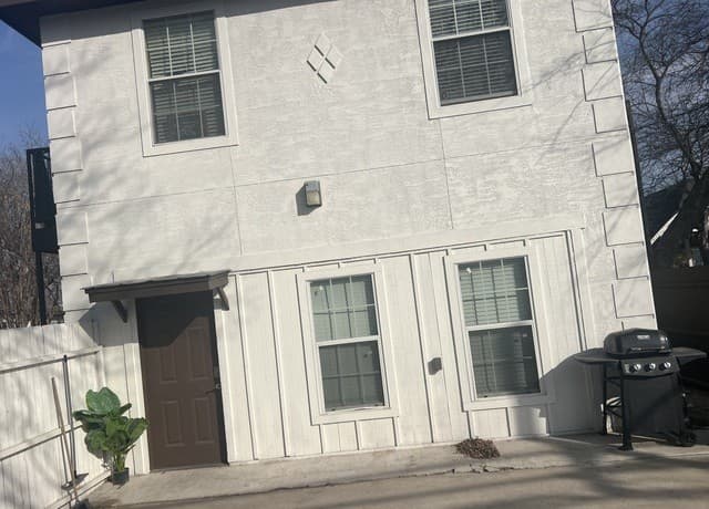 1750 W Craig Pl — photo 1