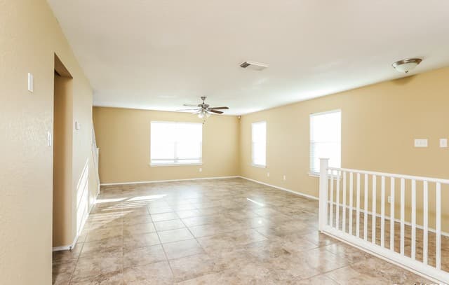 428 Centroloma St — photo 5