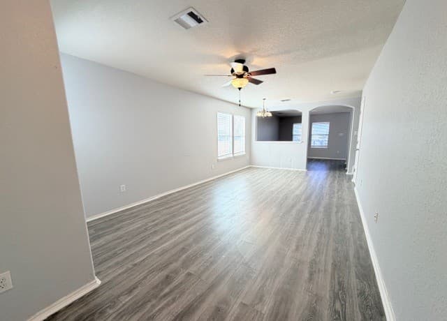 819 Antler Post — photo 3