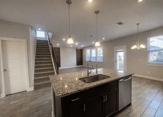 740 Fort Leonard — photo 2