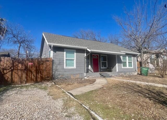 1035 Wildwood — photo 2