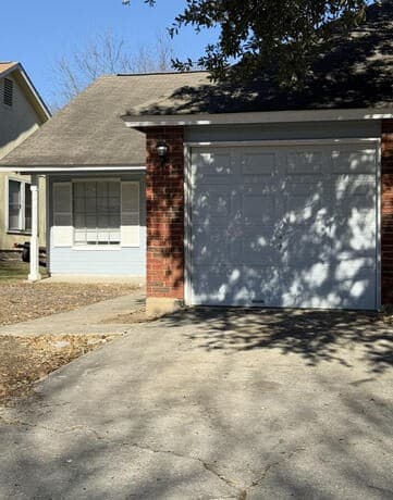 9219 Shadow Crest — photo 1