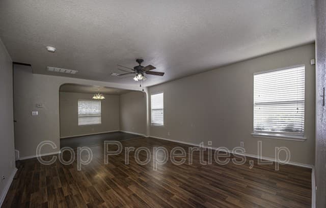 518 Reba — photo 5