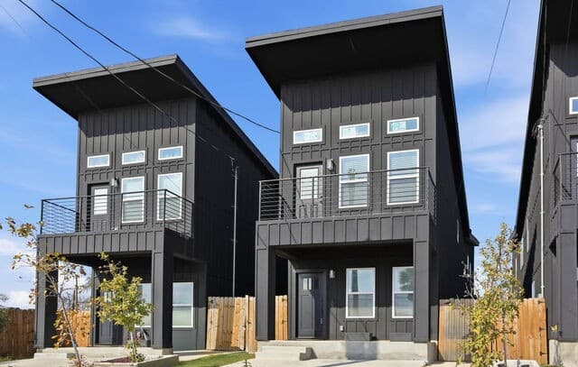 317 Porter St — photo 2