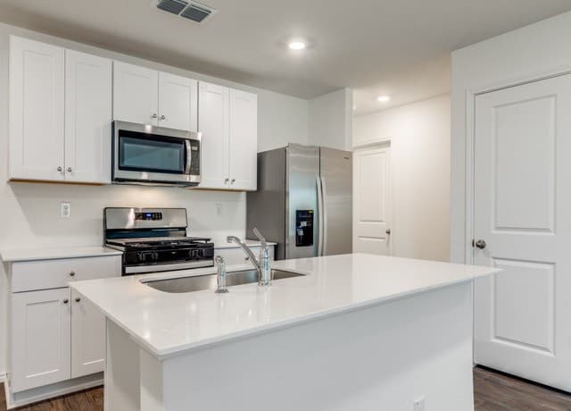 13927 San Saba Falls — photo 1