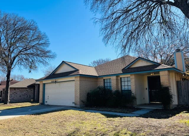 10866 Lake Path — photo 2