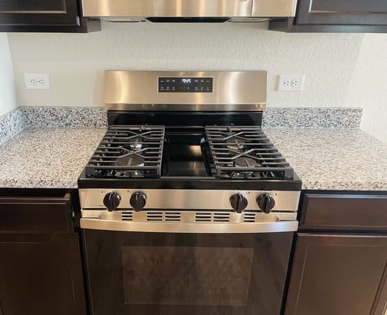 6810 Falcor — photo 4