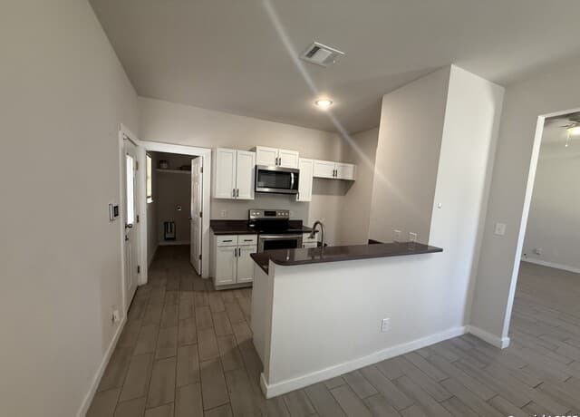 119 Pharis St — photo 3