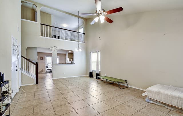 12207 Hamlin — photo 3