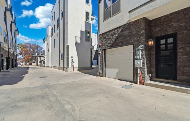 1817 N St Marys St Unit 301