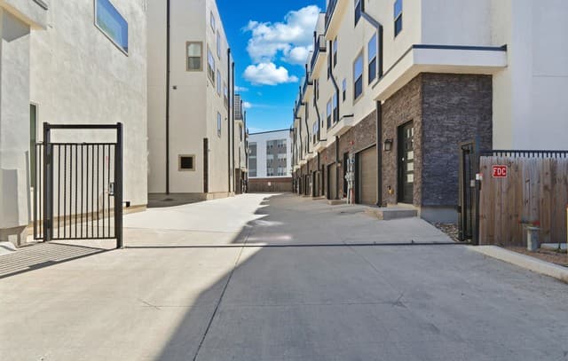 1817 N St Marys St Unit 301 — photo 3