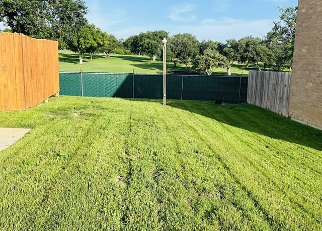 7322 Oak Manor Dr Unit 35 — photo 4